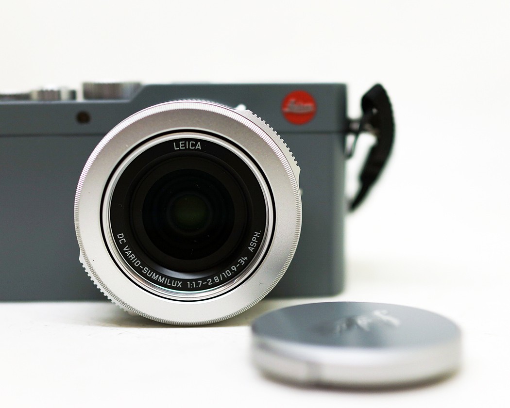 Leica D-LUX (Typ 109) Digital Camera (Solid Gray) - meteor